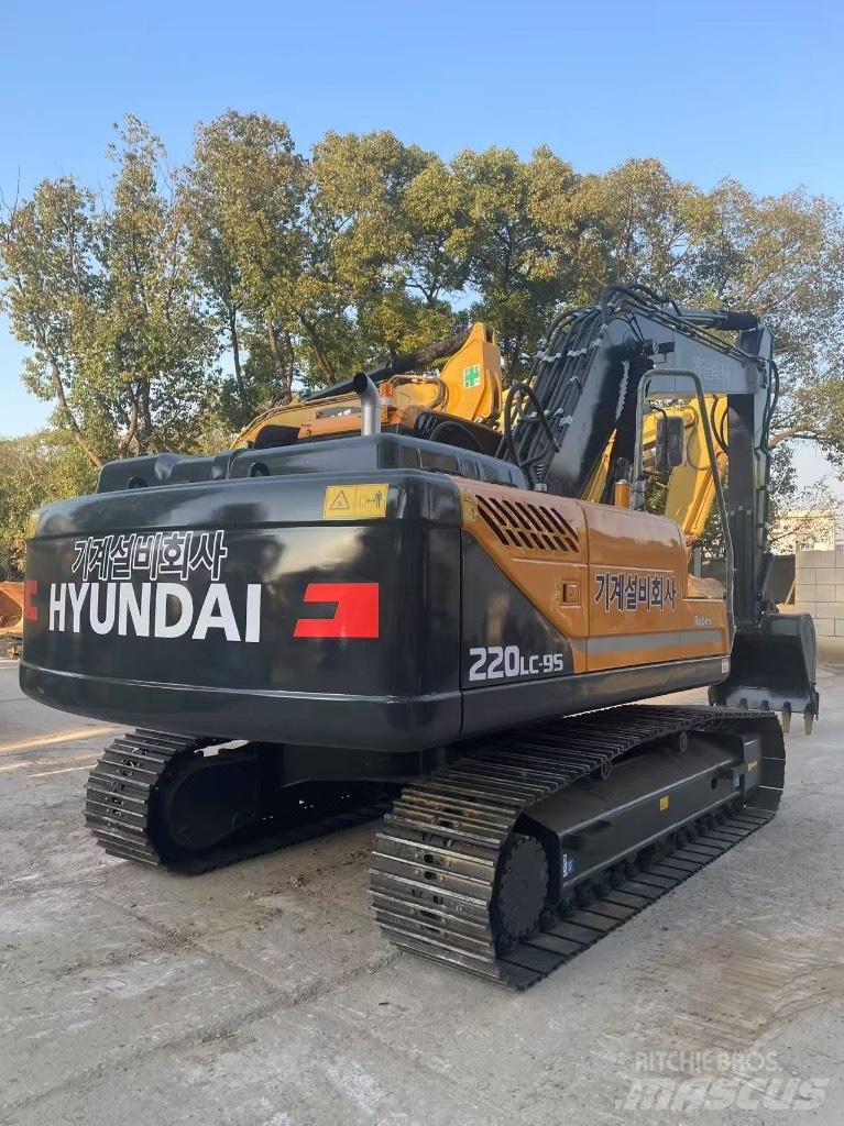 Hyundai 220LC-9S 履带挖掘机