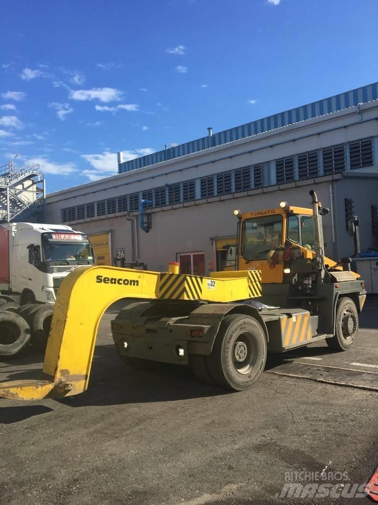 Terberg RT222 码头牵引车