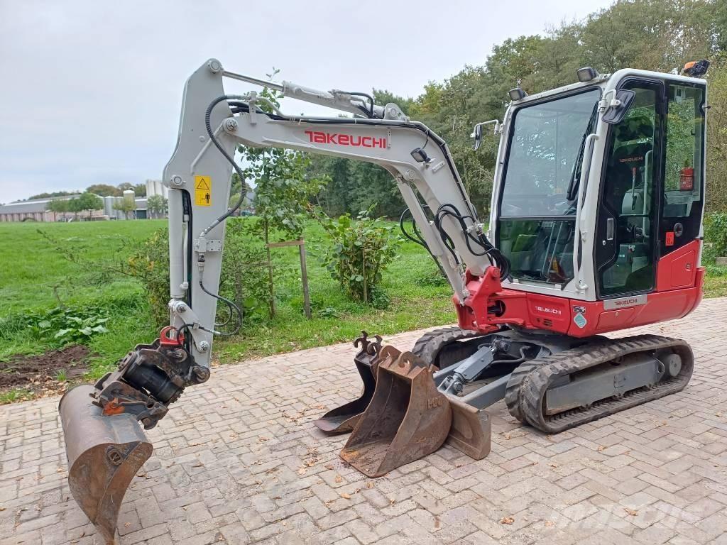 Takeuchi TB 230 小型挖掘机