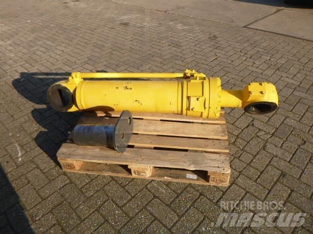 Komatsu WA600 液压