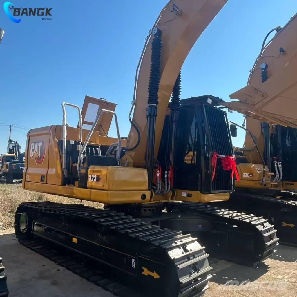 CAT 323 履带挖掘机