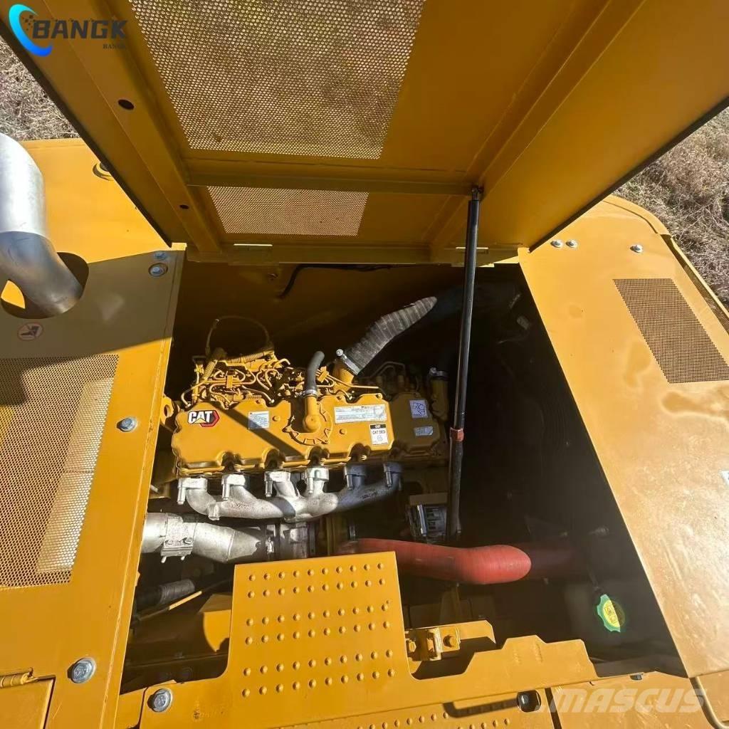 CAT 323 履带挖掘机