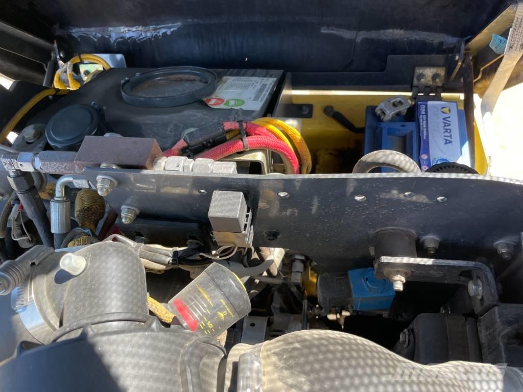 Bomag BW 100 AC-5 复合式压路机