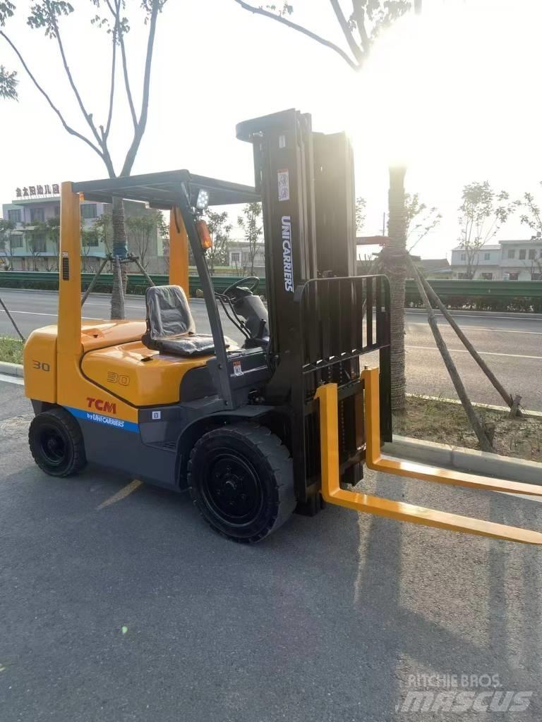 TCM FD 30 柴油叉车