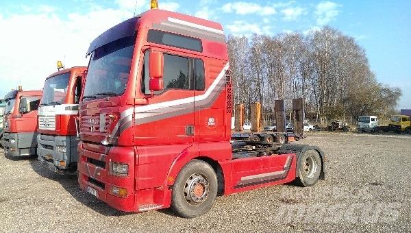 MAN 18.513 牵引车