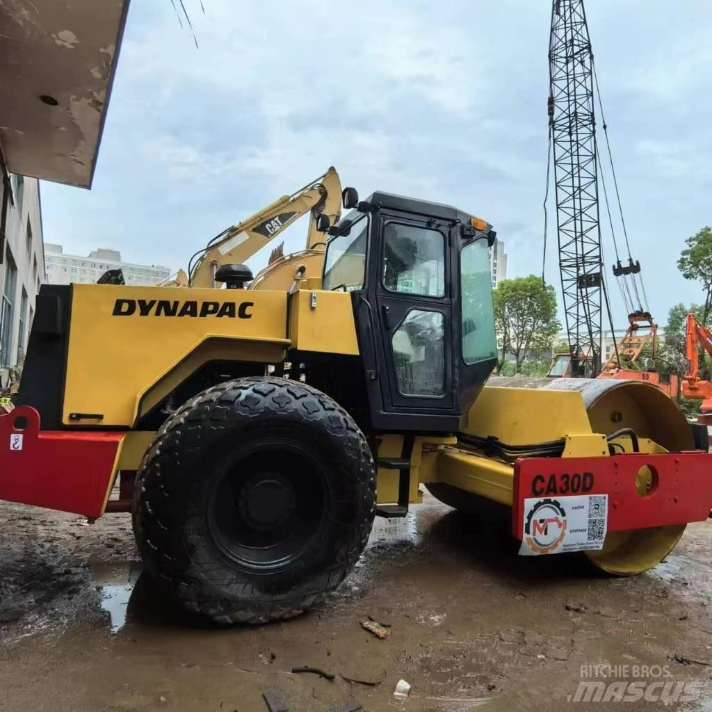 Dynapac CA30D 单轮压路机