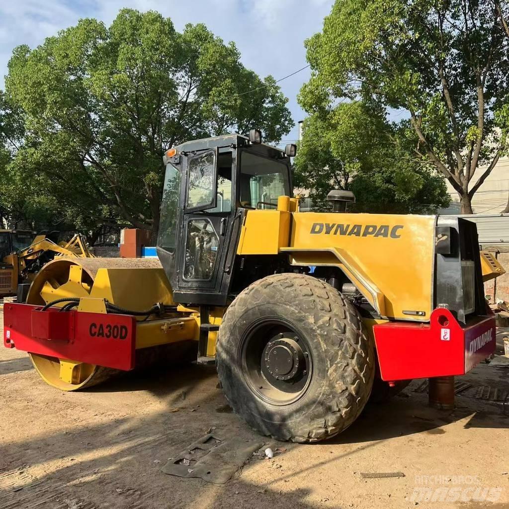 Dynapac CA30D 单轮压路机