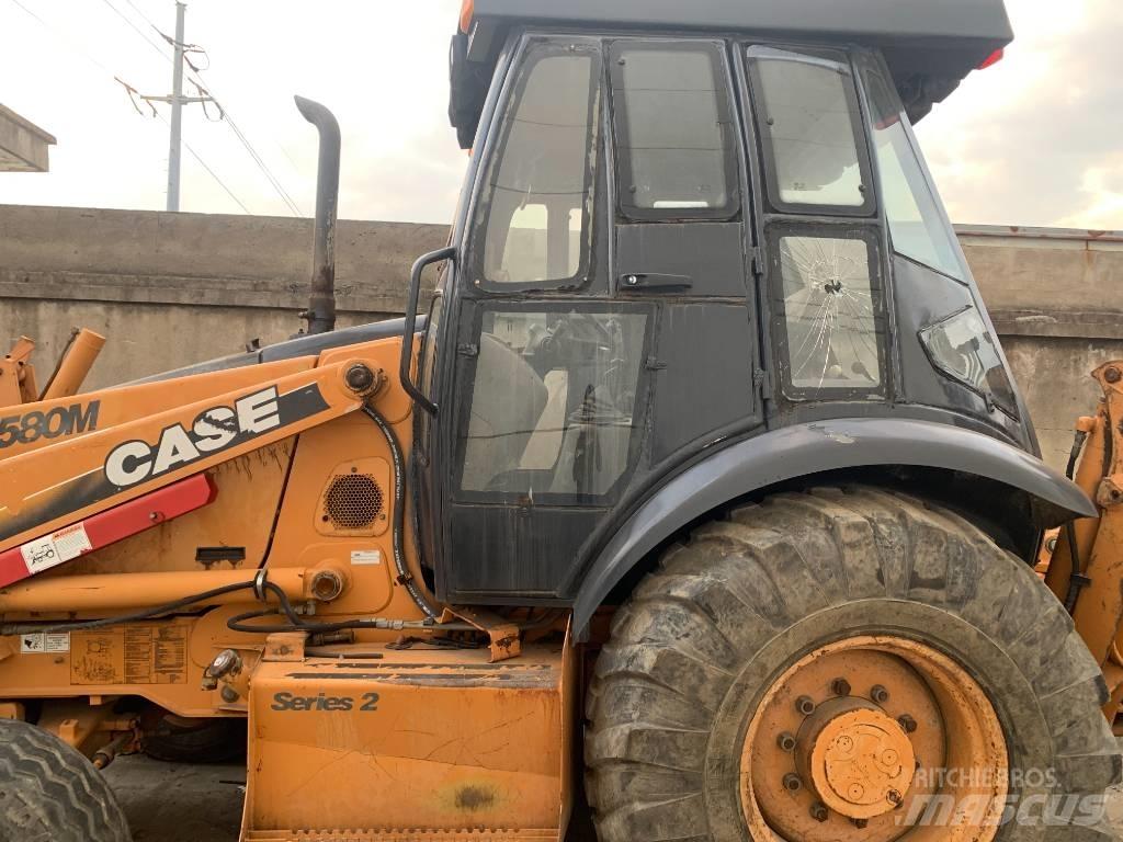CASE 580 M 反铲装载机
