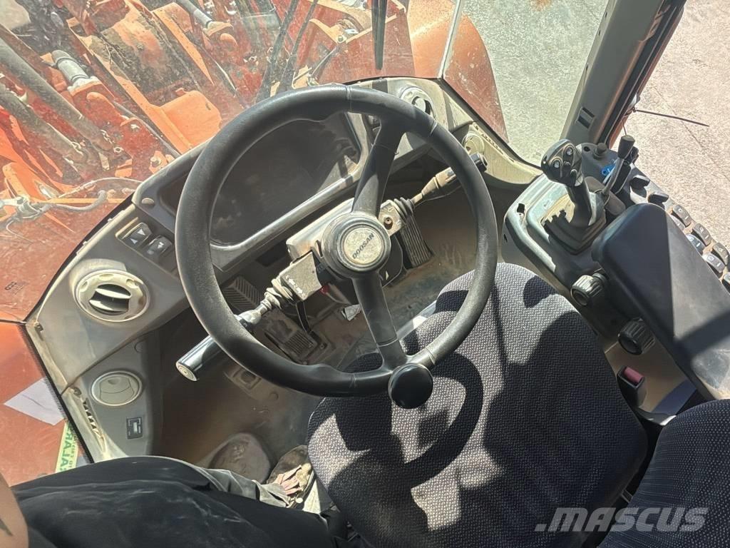 Doosan DL 250-3 轮式装载机