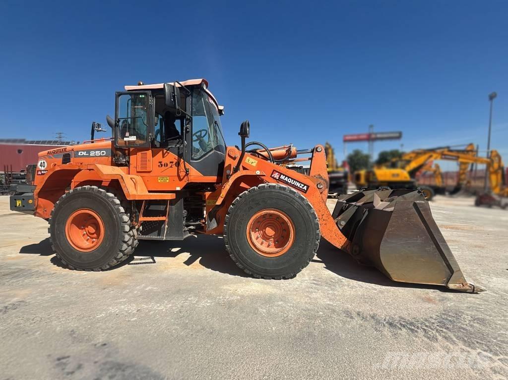 Doosan DL 250-3 轮式装载机