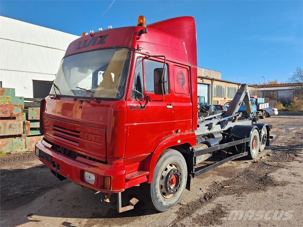Liaz 24.33 PZV 6X2 平板车