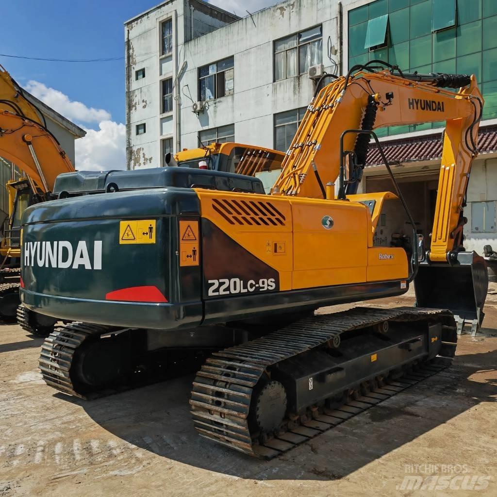 Hyundai R220LC-9S 履带挖掘机