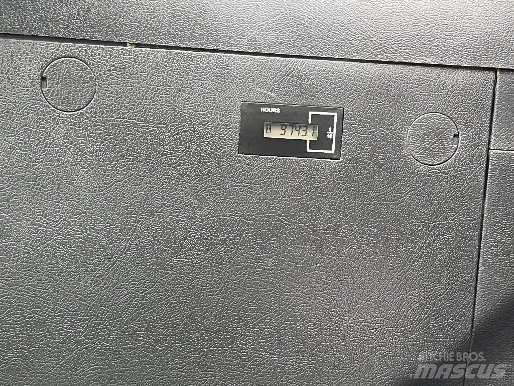 Hyundai HW140 轮式挖掘机