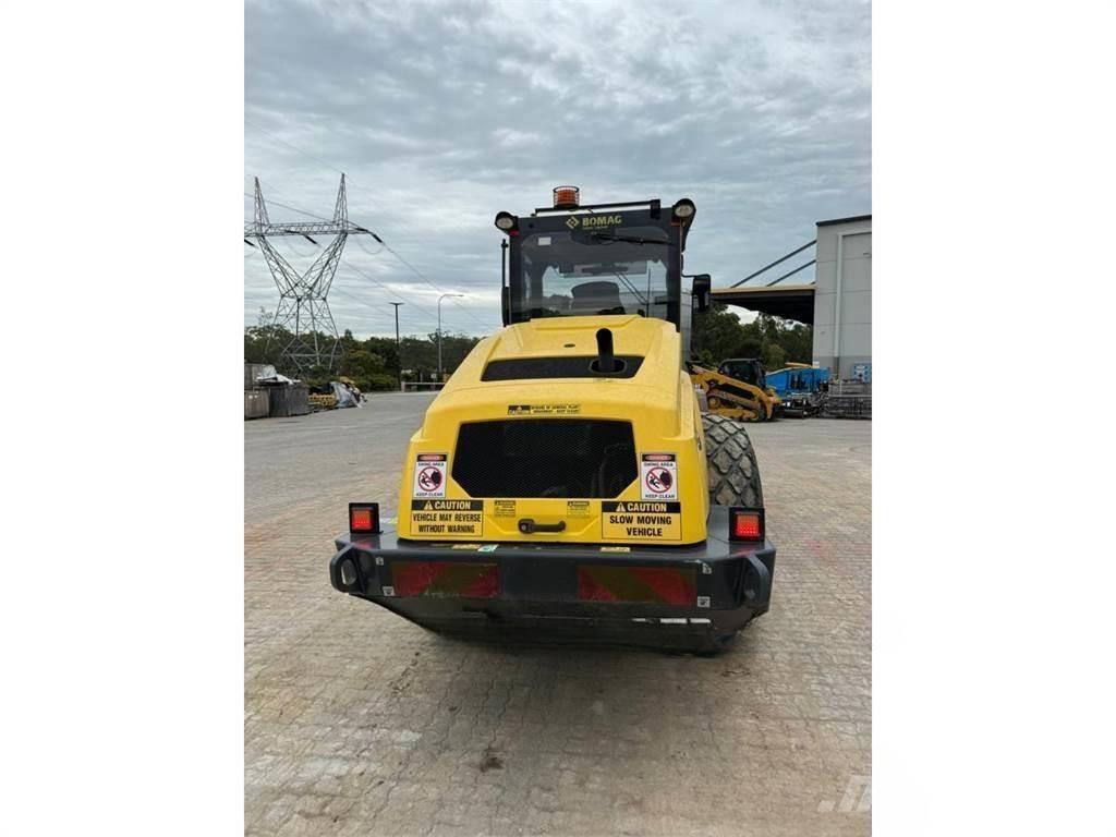 BMW 213D 单轮压路机