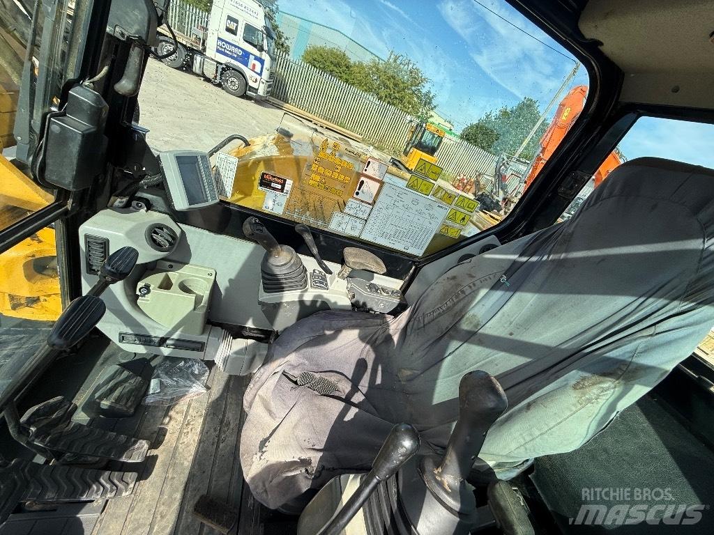 CAT 308 E 2 CR 中型挖掘机
