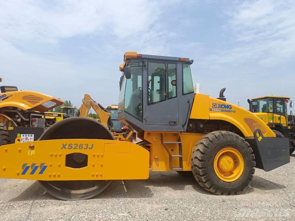 XCMG XS 263J 单轮压路机