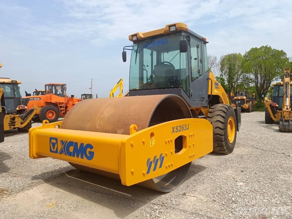 XCMG XS 263J 单轮压路机