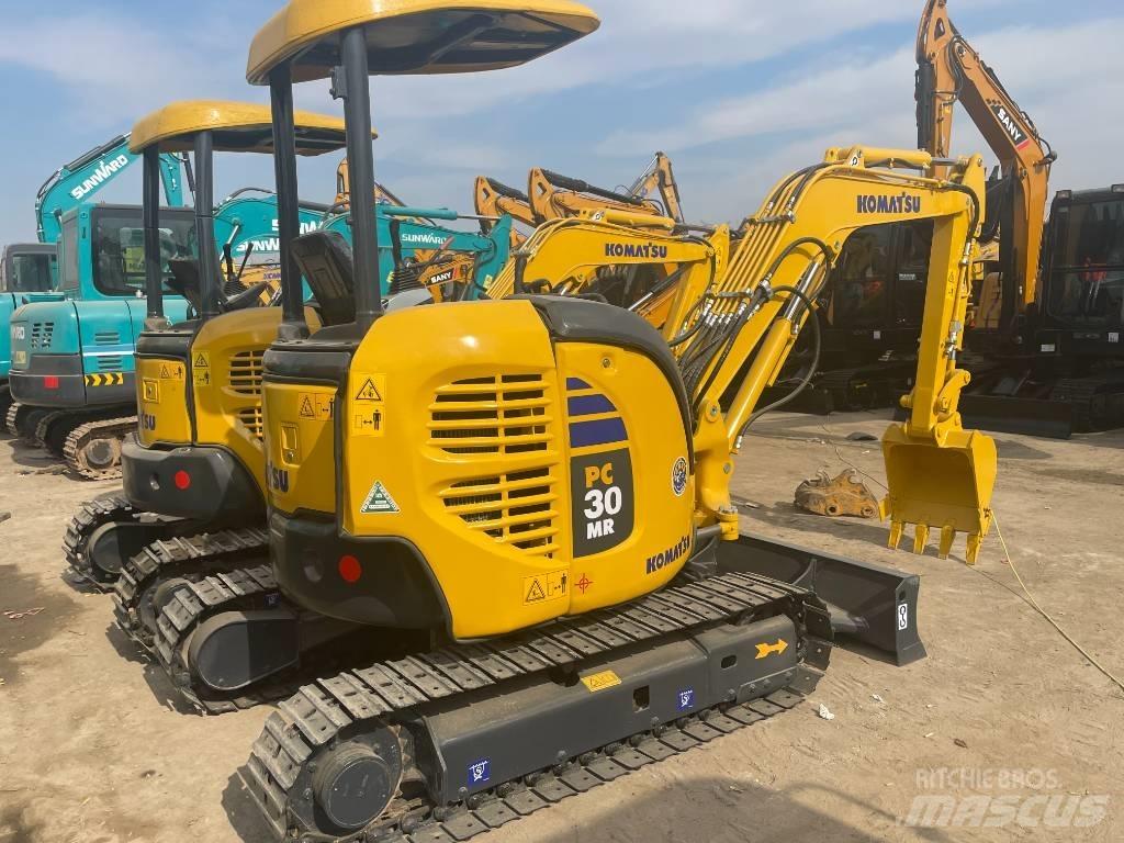 Komatsu PC30 小型挖掘机