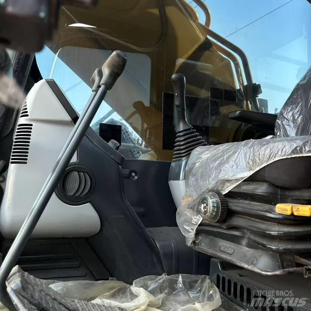 Komatsu 450 履带挖掘机