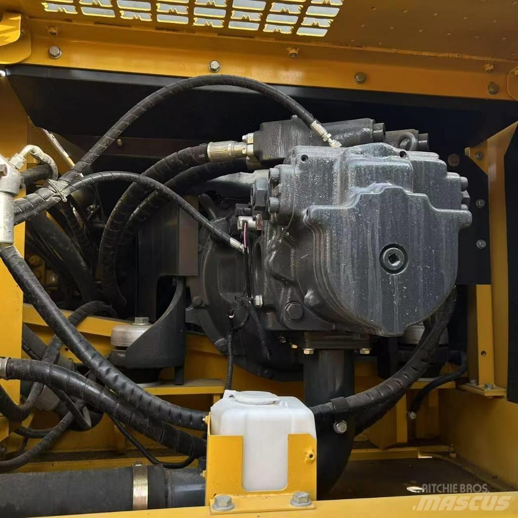 Komatsu 450 履带挖掘机