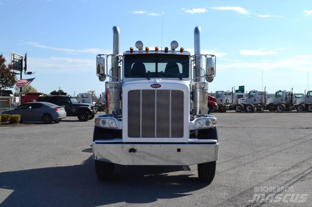 Peterbilt 389 牵引车