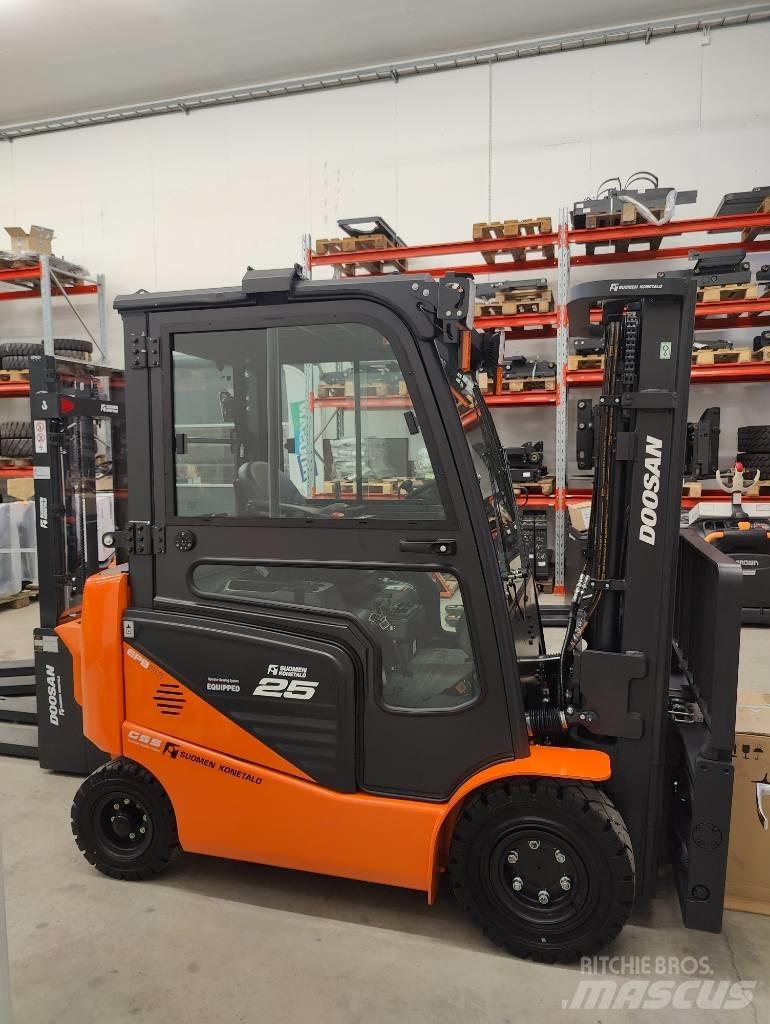 Doosan B25NS TARJOUS! 电动叉车