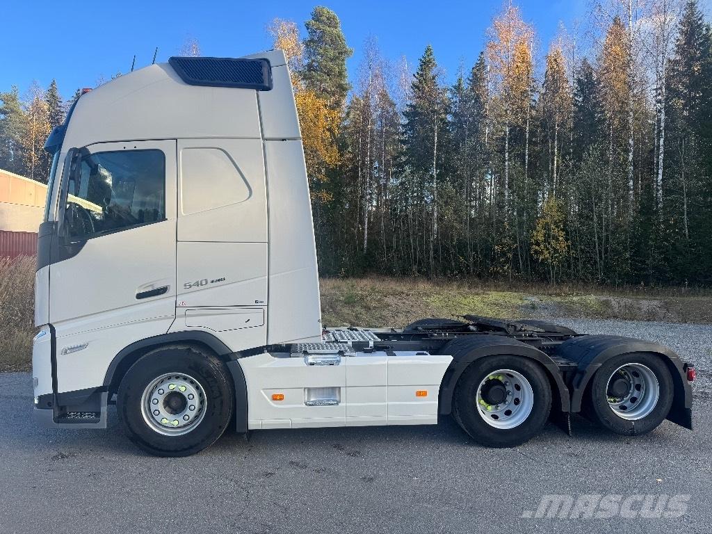 Volvo FH540 6x2 牵引车