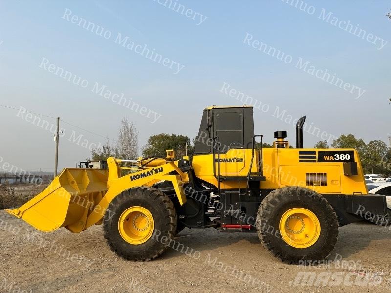 Komatsu WA380 轮式装载机