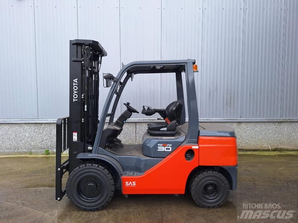 Toyota 52-8 FD F 30 柴油叉车