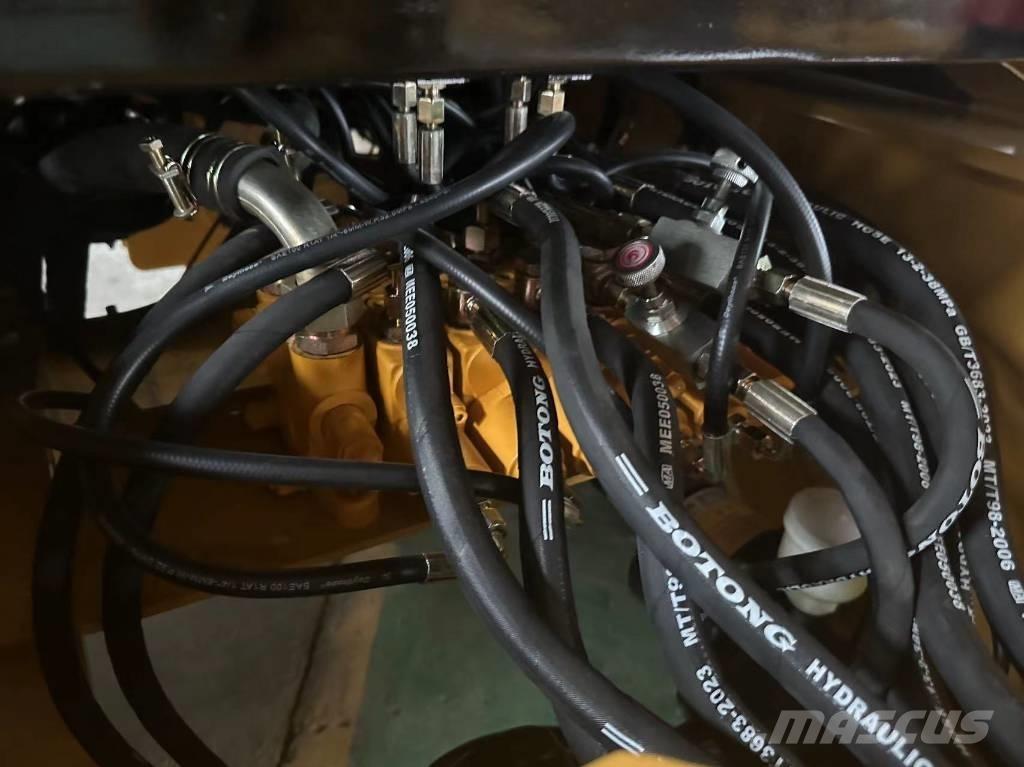 JCB 3CX 反铲装载机
