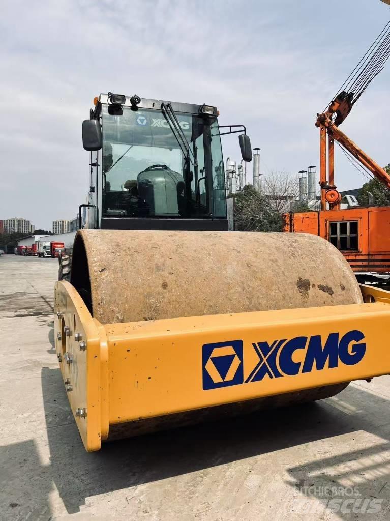 XCMG XS 223 J 单轮压路机
