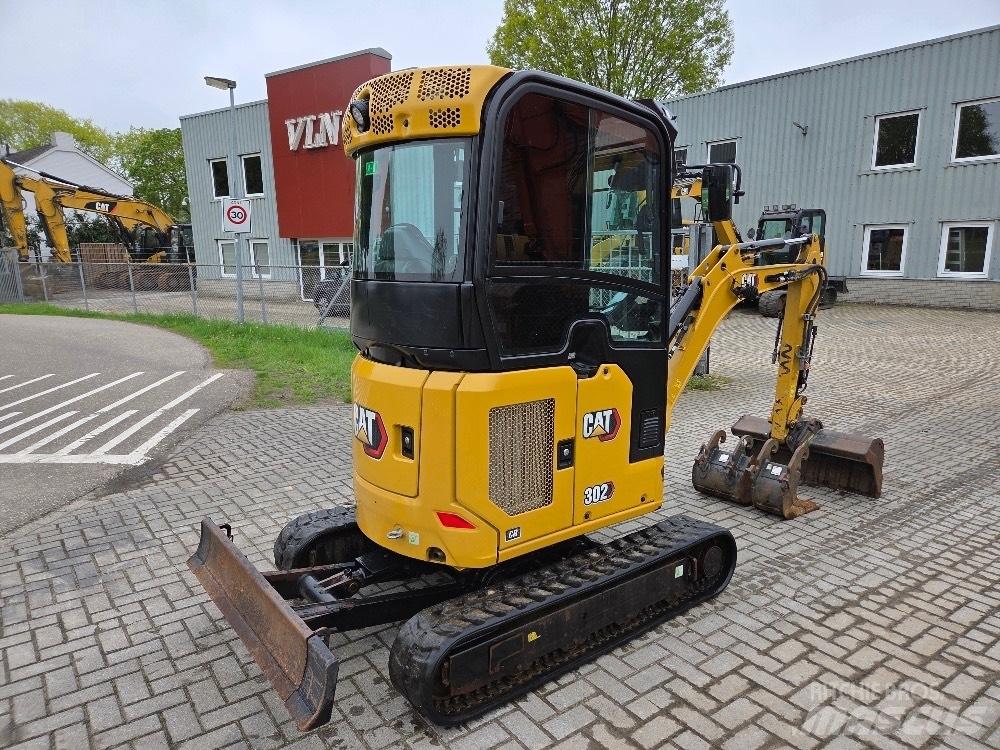 CAT 302CR 小型挖掘机