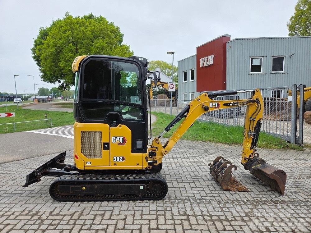 CAT 302CR 小型挖掘机