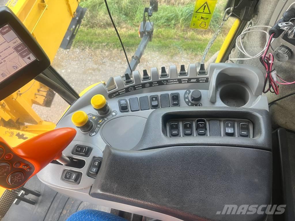 New Holland CX 8080 联合收割机