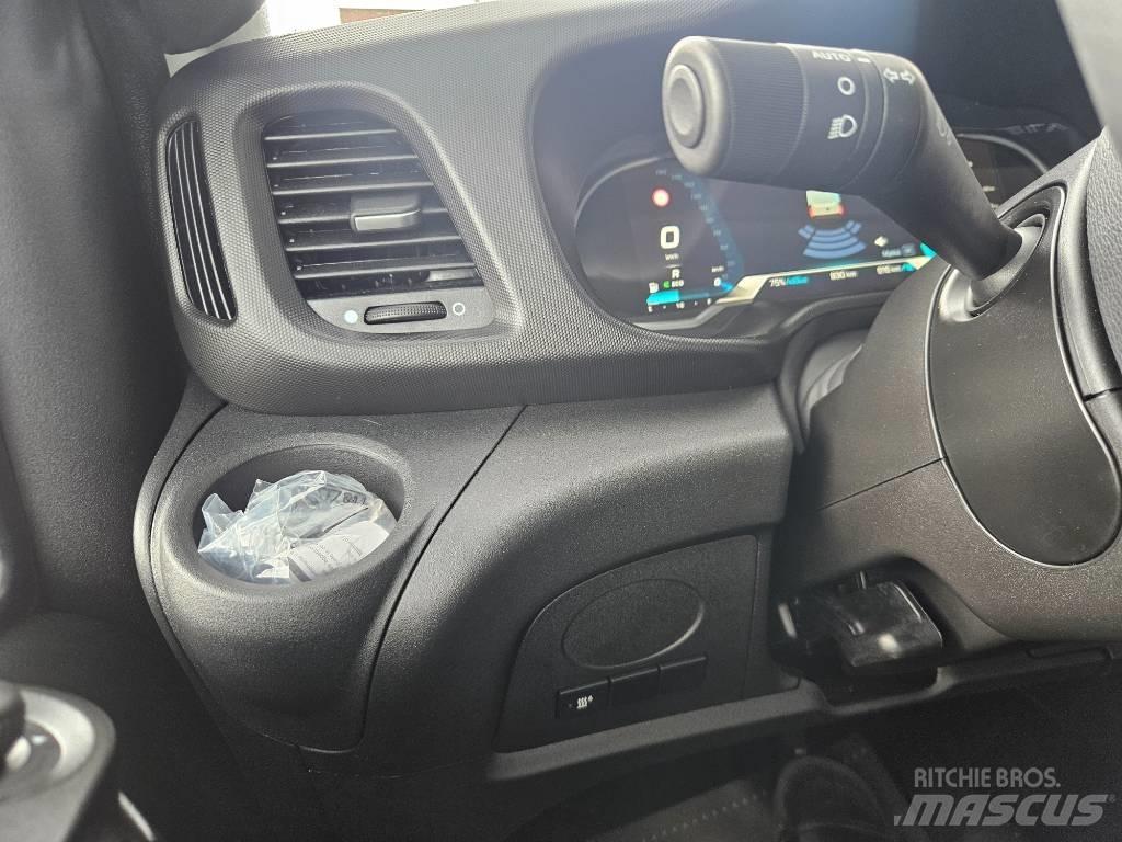 Iveco Daily 35S16A8 大型面包车