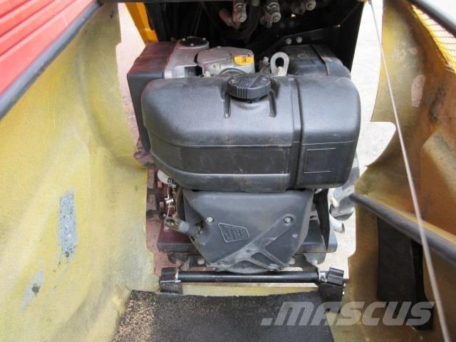 JCB HT D5 履带式自卸车