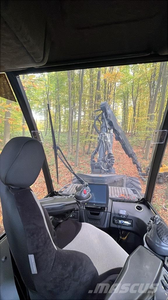 Ponsse Ergo 8W 收割机