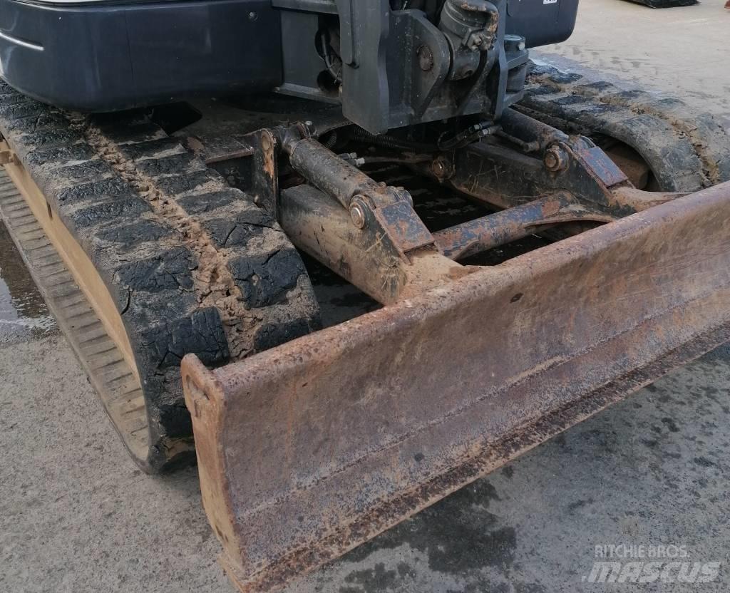 Bobcat E 80 中型挖掘机