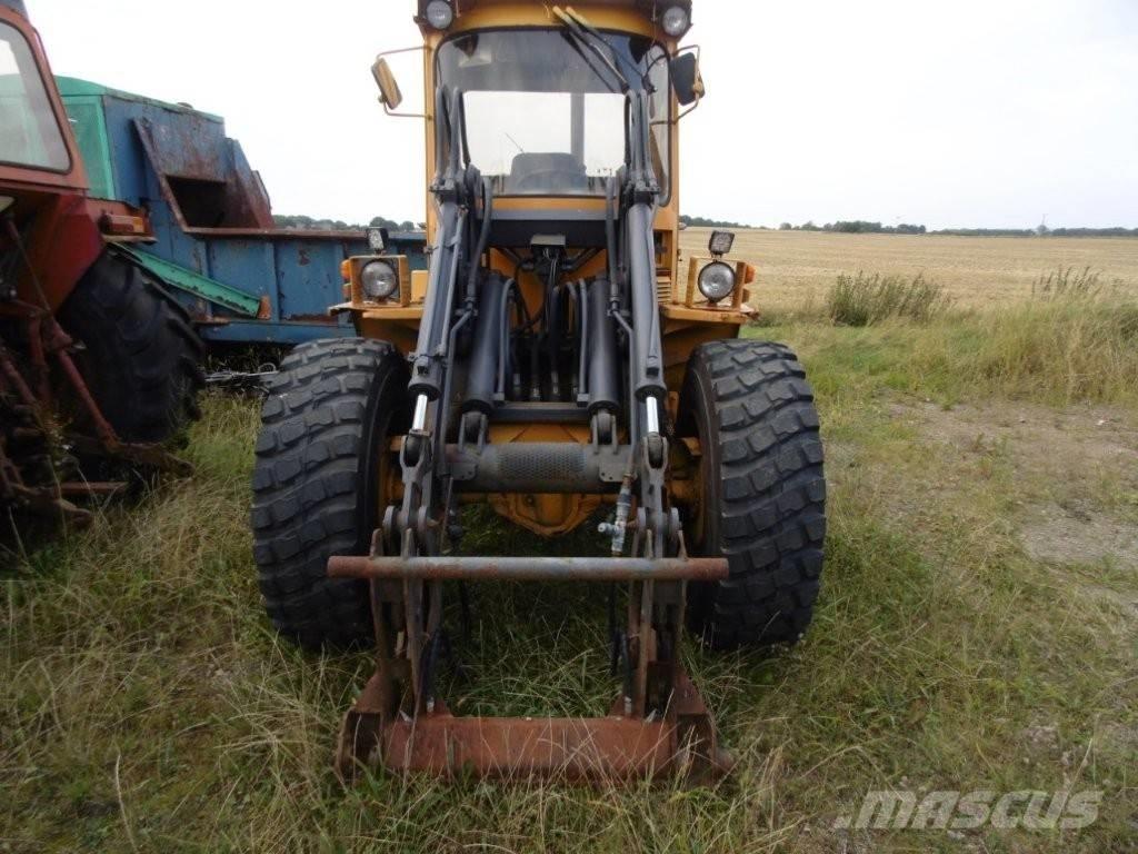 Volvo BM 4200 轮式装载机