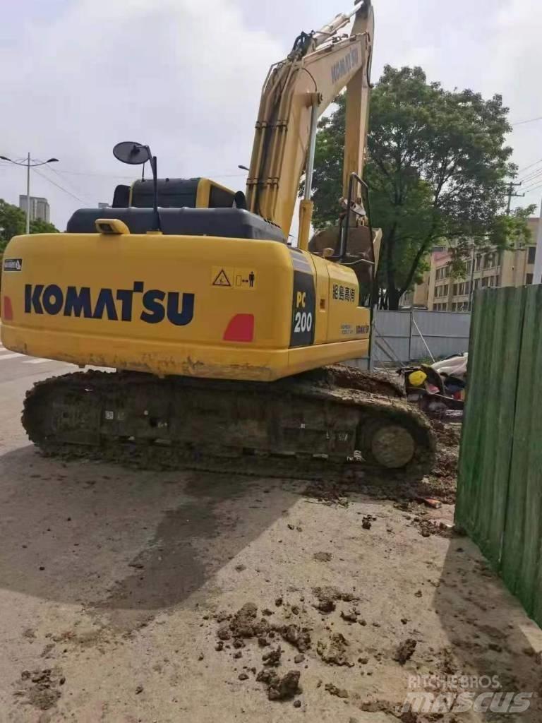 Komatsu pc200-8 履带挖掘机