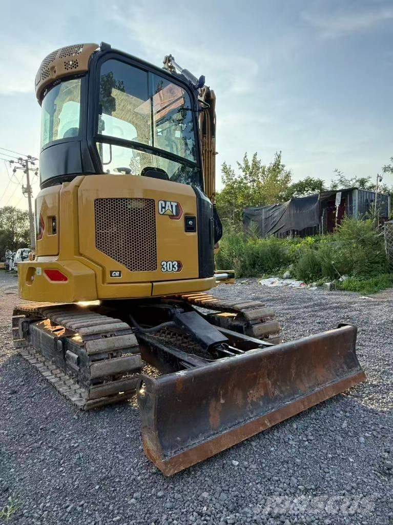 CAT 303 CR 小型挖掘机