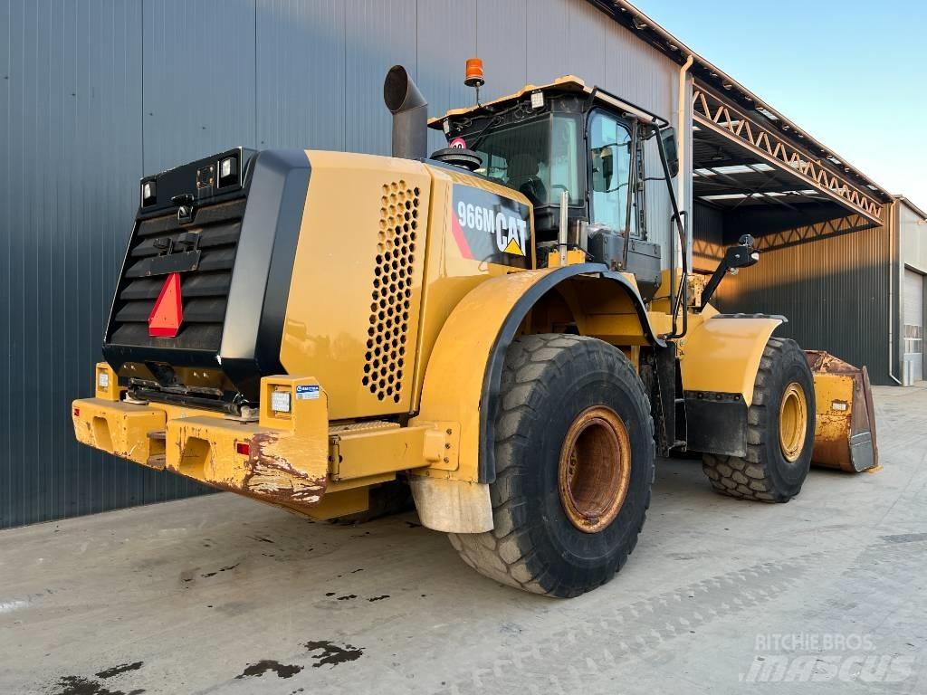 CAT 966M 轮式装载机