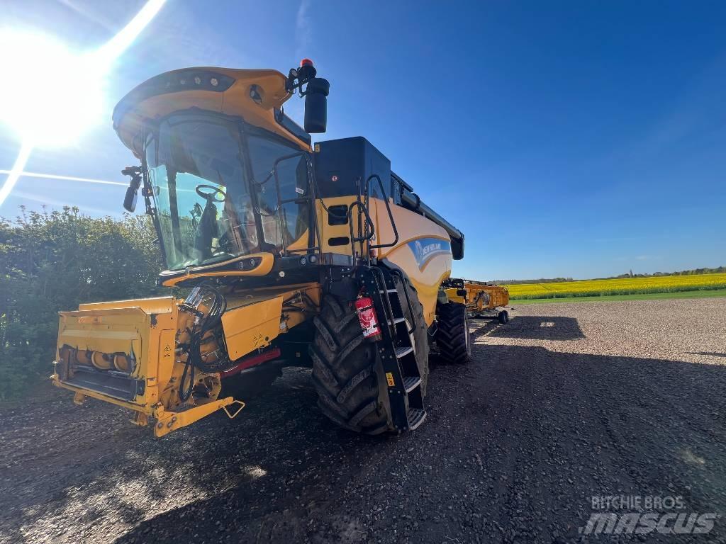 New Holland 8.85 联合收割机