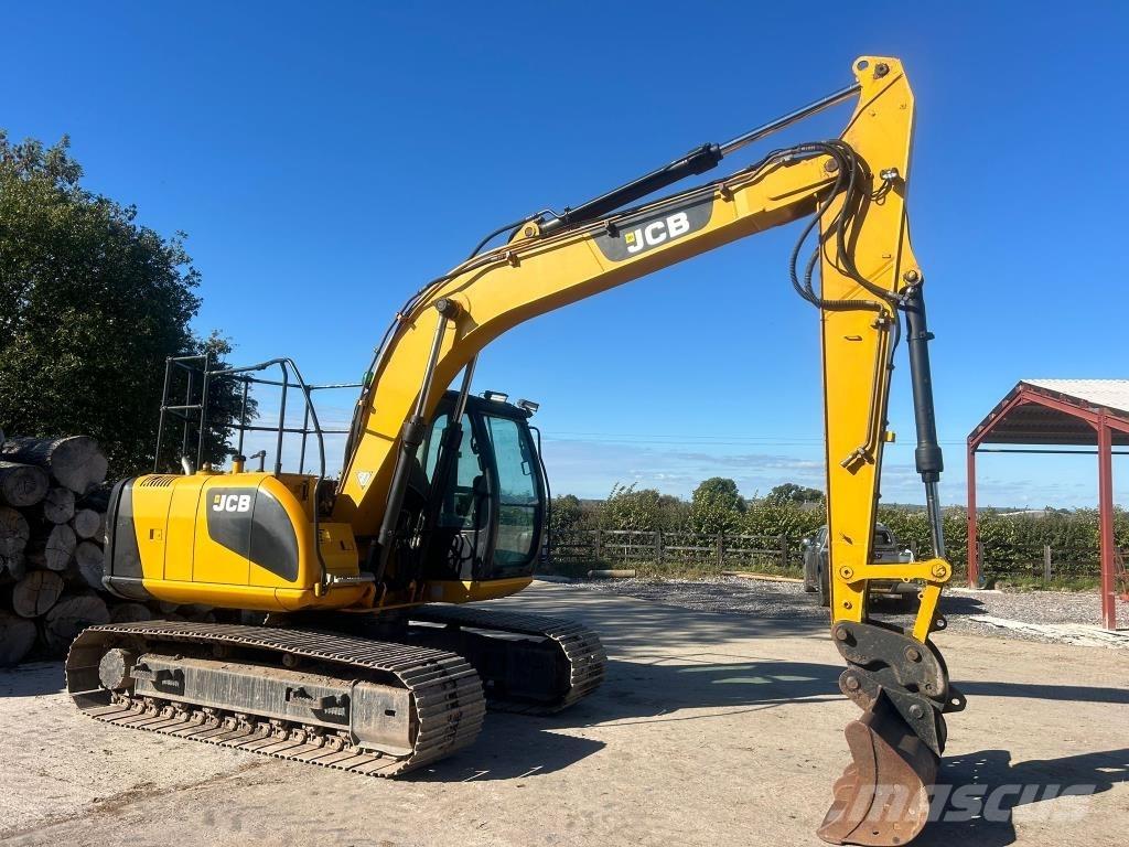 JCB JS 130 LC 履带挖掘机