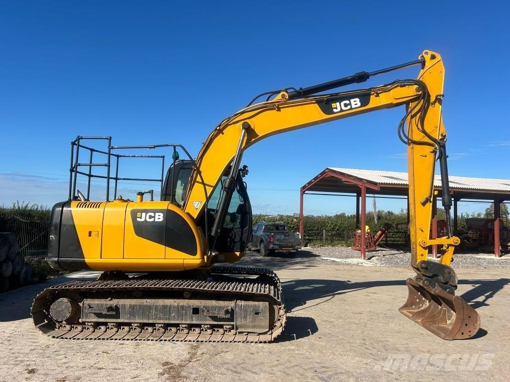 JCB JS 130 LC 履带挖掘机