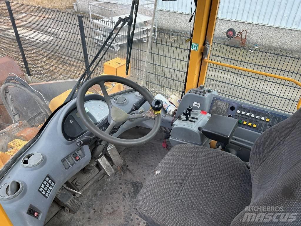 Volvo L 220 E 轮式装载机