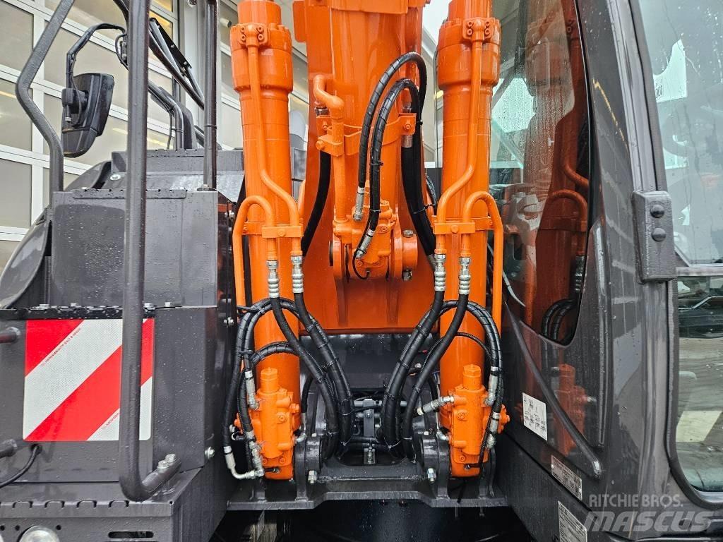 Hitachi ZX150W-7 轮式挖掘机