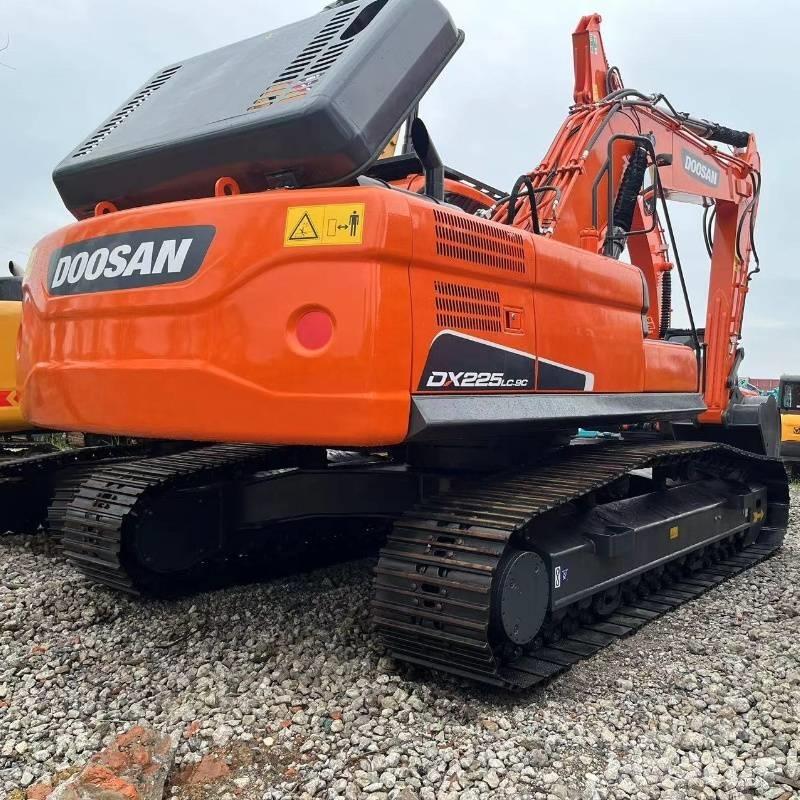 Doosan DX 225 履带挖掘机
