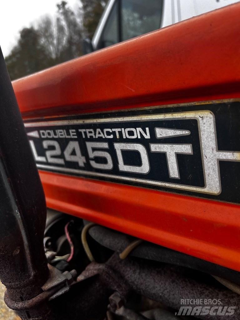 Kubota L 245 小型拖拉机