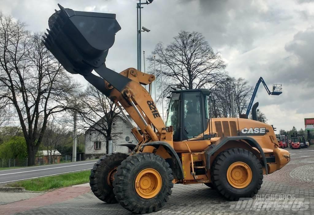CASE 821 E 轮式装载机